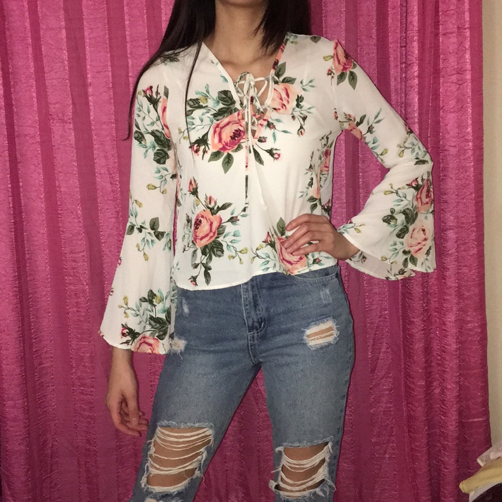 Long bell sleeve floral top white/pink